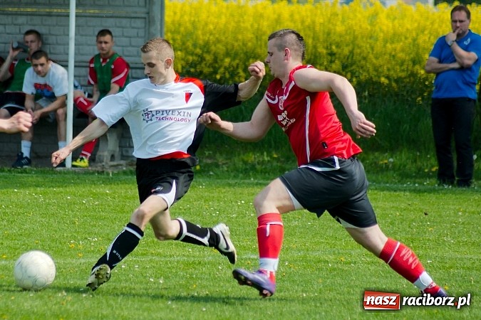 Zdjęcie w galerii na portalu naszraciborz.pl: Bieńkowice z Markowicami na remis. Piękne uderzenie Bogusława Zientka wiadomości z regionu