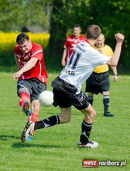 Zdjęcie w galerii na portalu naszraciborz.pl: Bieńkowice z Markowicami na remis. Piękne uderzenie Bogusława Zientka wiadomości z regionu