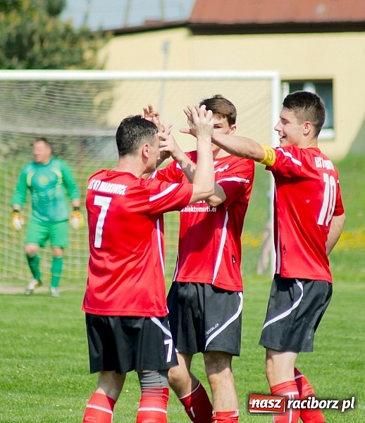 Zdjęcie w galerii na portalu naszraciborz.pl: Bieńkowice z Markowicami na remis. Piękne uderzenie Bogusława Zientka wiadomości z regionu