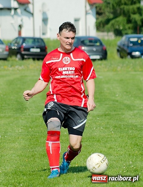 Zdjęcie w galerii na portalu naszraciborz.pl: Bieńkowice z Markowicami na remis. Piękne uderzenie Bogusława Zientka wiadomości z regionu