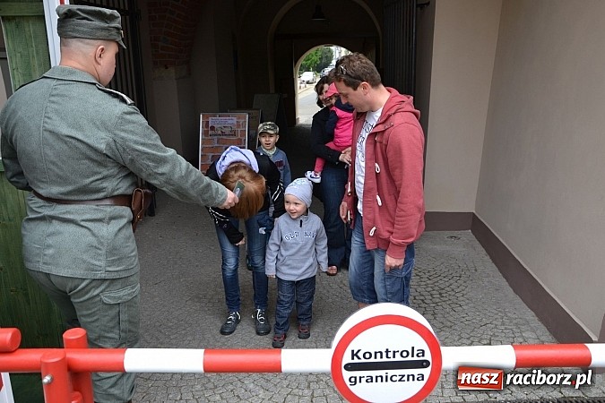 Zdjęcie w galerii na portalu naszraciborz.pl: 10 lat Polski w UE. Piknik ze Strażą Graniczną na Zamku Piastowskim wiadomości z regionu