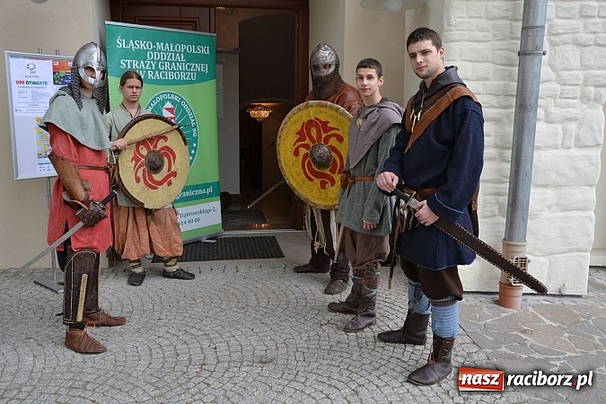 Zdjęcie w galerii na portalu naszraciborz.pl: 10 lat Polski w UE. Piknik ze Strażą Graniczną na Zamku Piastowskim wiadomości z regionu