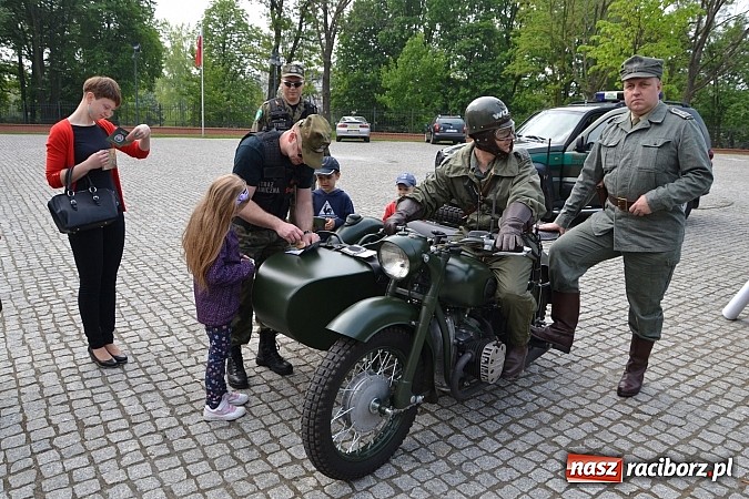 Zdjęcie w galerii na portalu naszraciborz.pl: 10 lat Polski w UE. Piknik ze Strażą Graniczną na Zamku Piastowskim wiadomości z regionu