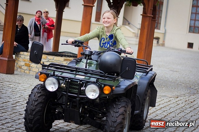 Zdjęcie w galerii na portalu naszraciborz.pl: 10 lat Polski w UE. Piknik ze Strażą Graniczną na Zamku Piastowskim wiadomości z regionu