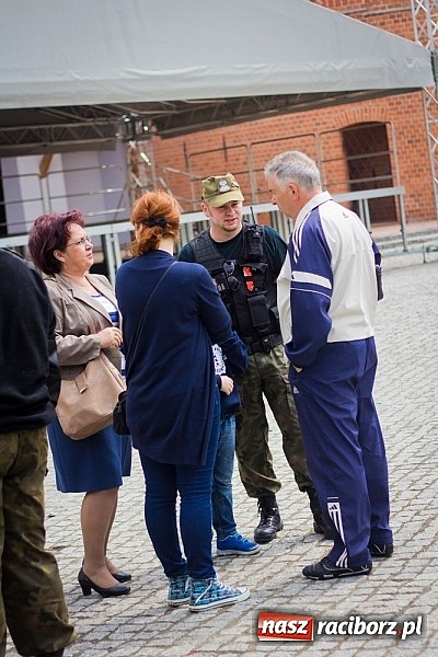 Zdjęcie w galerii na portalu naszraciborz.pl: 10 lat Polski w UE. Piknik ze Strażą Graniczną na Zamku Piastowskim wiadomości z regionu