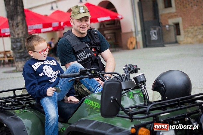 Zdjęcie w galerii na portalu naszraciborz.pl: 10 lat Polski w UE. Piknik ze Strażą Graniczną na Zamku Piastowskim wiadomości z regionu