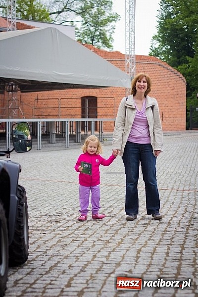 Zdjęcie w galerii na portalu naszraciborz.pl: 10 lat Polski w UE. Piknik ze Strażą Graniczną na Zamku Piastowskim wiadomości z regionu