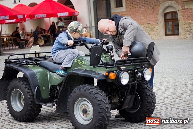 Zdjęcie w galerii na portalu naszraciborz.pl: 10 lat Polski w UE. Piknik ze Strażą Graniczną na Zamku Piastowskim wiadomości z regionu