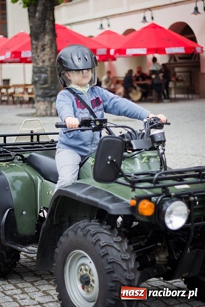 Zdjęcie w galerii na portalu naszraciborz.pl: 10 lat Polski w UE. Piknik ze Strażą Graniczną na Zamku Piastowskim wiadomości z regionu