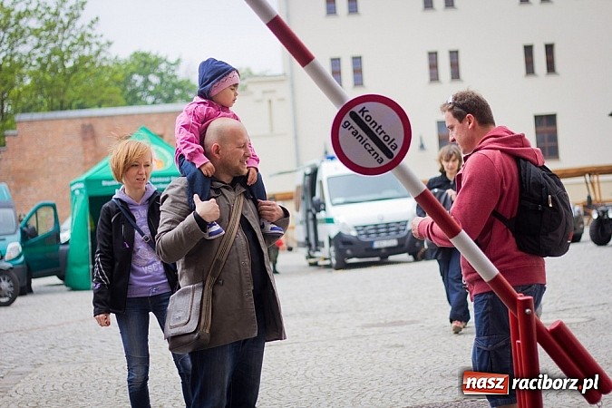 Zdjęcie w galerii na portalu naszraciborz.pl: 10 lat Polski w UE. Piknik ze Strażą Graniczną na Zamku Piastowskim wiadomości z regionu