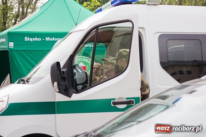 Zdjęcie w galerii na portalu naszraciborz.pl: 10 lat Polski w UE. Piknik ze Strażą Graniczną na Zamku Piastowskim wiadomości z regionu