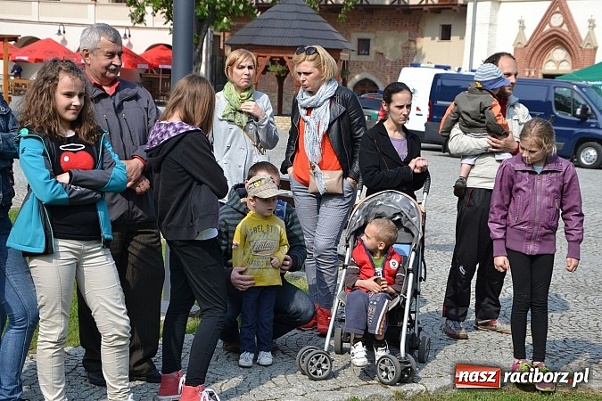 Zdjęcie w galerii na portalu naszraciborz.pl: 10 lat Polski w UE. Piknik ze Strażą Graniczną na Zamku Piastowskim wiadomości z regionu