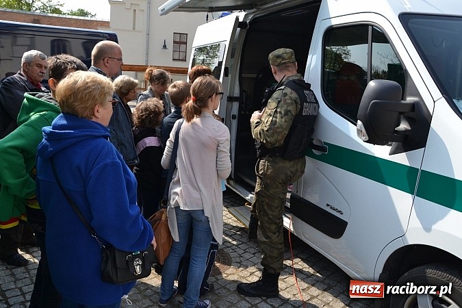 Zdjęcie w galerii na portalu naszraciborz.pl: 10 lat Polski w UE. Piknik ze Strażą Graniczną na Zamku Piastowskim wiadomości z regionu