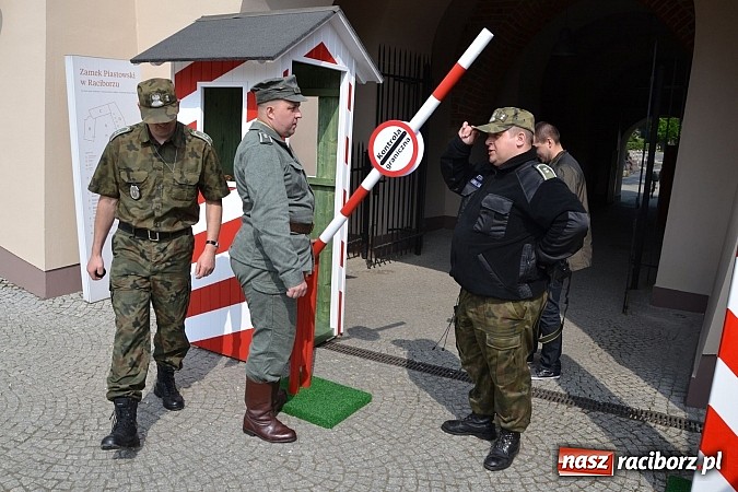 Zdjęcie w galerii na portalu naszraciborz.pl: 10 lat Polski w UE. Piknik ze Strażą Graniczną na Zamku Piastowskim wiadomości z regionu
