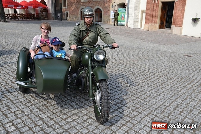 Zdjęcie w galerii na portalu naszraciborz.pl: 10 lat Polski w UE. Piknik ze Strażą Graniczną na Zamku Piastowskim wiadomości z regionu