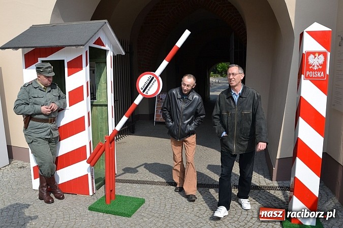 Zdjęcie w galerii na portalu naszraciborz.pl: 10 lat Polski w UE. Piknik ze Strażą Graniczną na Zamku Piastowskim wiadomości z regionu