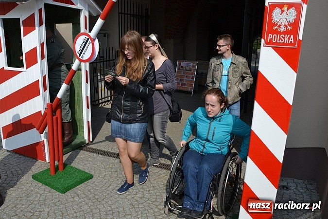 Zdjęcie w galerii na portalu naszraciborz.pl: 10 lat Polski w UE. Piknik ze Strażą Graniczną na Zamku Piastowskim wiadomości z regionu