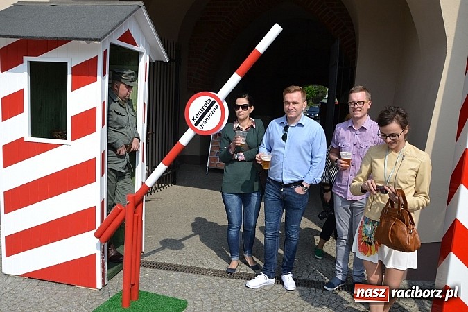 Zdjęcie w galerii na portalu naszraciborz.pl: 10 lat Polski w UE. Piknik ze Strażą Graniczną na Zamku Piastowskim wiadomości z regionu