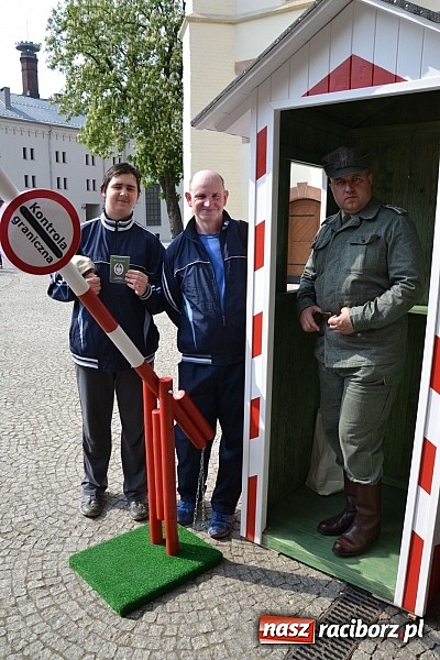 Zdjęcie w galerii na portalu naszraciborz.pl: 10 lat Polski w UE. Piknik ze Strażą Graniczną na Zamku Piastowskim wiadomości z regionu