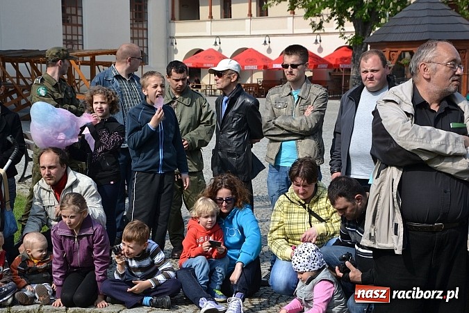 Zdjęcie w galerii na portalu naszraciborz.pl: 10 lat Polski w UE. Piknik ze Strażą Graniczną na Zamku Piastowskim wiadomości z regionu