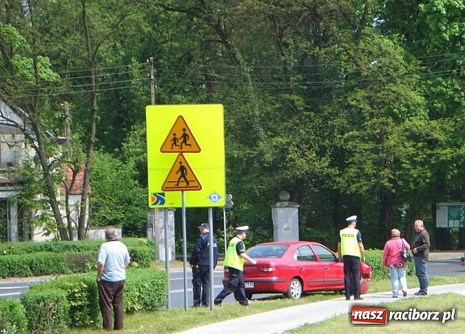 Zdjęcie w galerii na portalu naszraciborz.pl: Kolizja w samym centrum Rud  wiadomości z regionu
