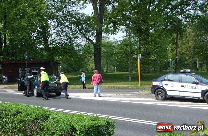 Zdjęcie w galerii na portalu naszraciborz.pl: Kolizja w samym centrum Rud  wiadomości z regionu