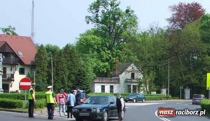 Zdjęcie w galerii na portalu naszraciborz.pl: Kolizja w samym centrum Rud  wiadomości z regionu