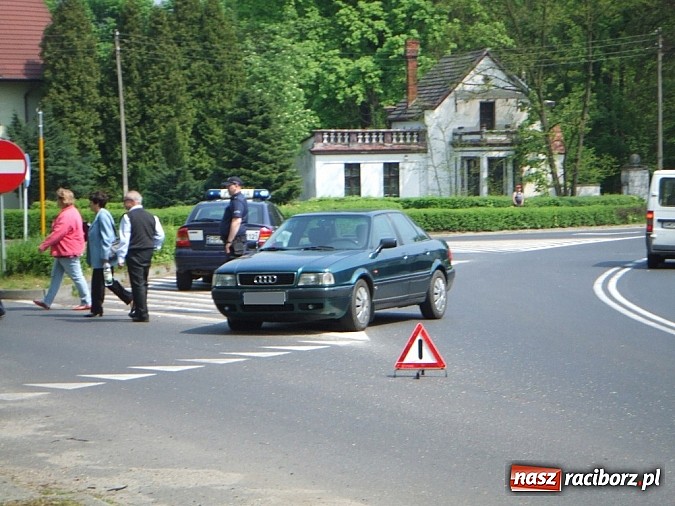 Zdjęcie w galerii na portalu naszraciborz.pl: Kolizja w samym centrum Rud  wiadomości z regionu