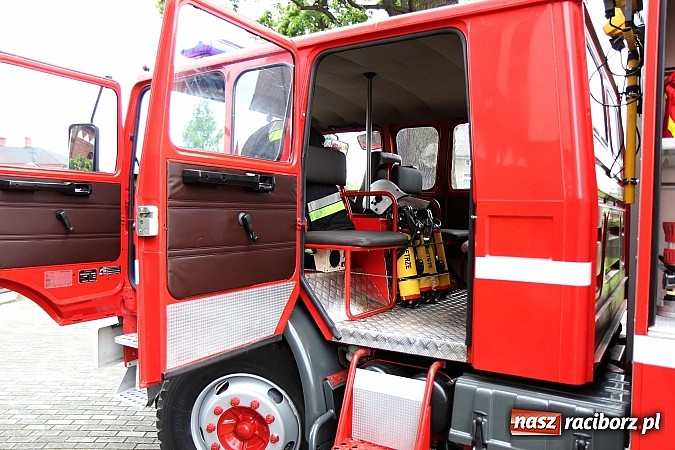 Zdjęcie w galerii na portalu naszraciborz.pl: Ochotnicy z Rzuchowa mają nowy wóz! wiadomości z regionu
