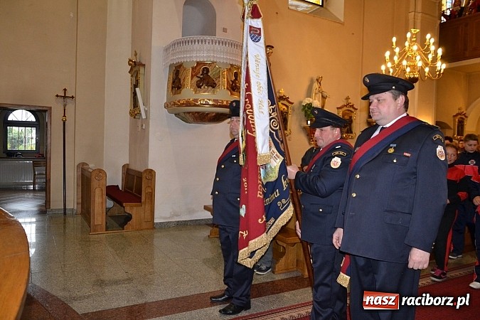 Zdjęcie w galerii na portalu naszraciborz.pl: Na świętego Floriana poświęcili nowy wóz wiadomości z regionu