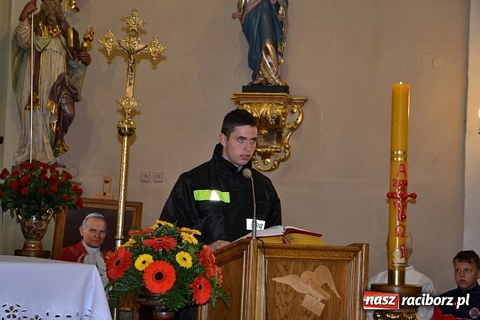 Zdjęcie w galerii na portalu naszraciborz.pl: Na świętego Floriana poświęcili nowy wóz wiadomości z regionu