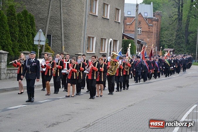 Zdjęcie w galerii na portalu naszraciborz.pl: Na świętego Floriana poświęcili nowy wóz wiadomości z regionu