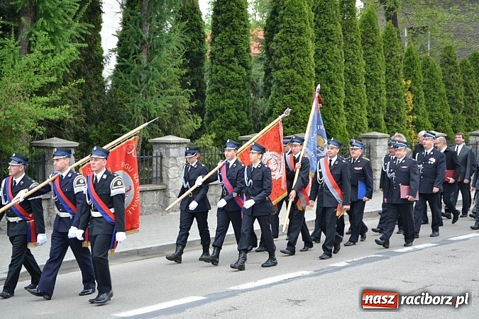 Zdjęcie w galerii na portalu naszraciborz.pl: Na świętego Floriana poświęcili nowy wóz wiadomości z regionu