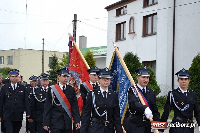 Zdjęcie w galerii na portalu naszraciborz.pl: Na świętego Floriana poświęcili nowy wóz wiadomości z regionu