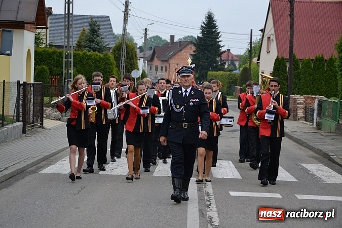 Zdjęcie w galerii na portalu naszraciborz.pl: Na świętego Floriana poświęcili nowy wóz wiadomości z regionu
