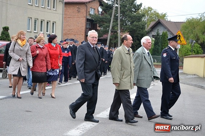 Zdjęcie w galerii na portalu naszraciborz.pl: Na świętego Floriana poświęcili nowy wóz wiadomości z regionu