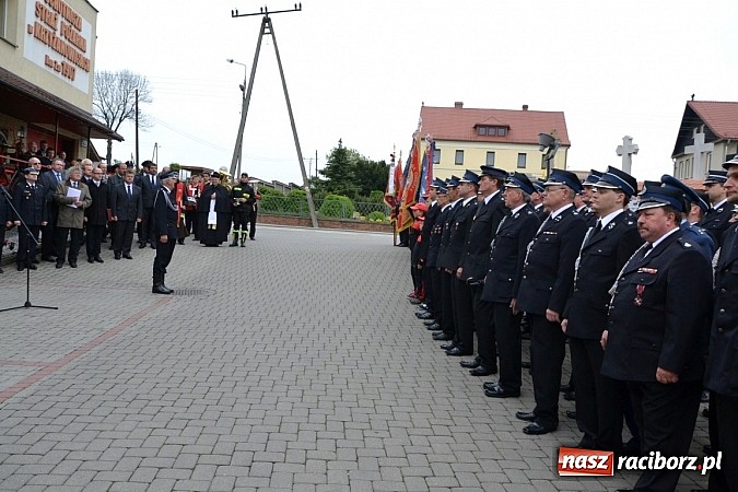 Zdjęcie w galerii na portalu naszraciborz.pl: Na świętego Floriana poświęcili nowy wóz wiadomości z regionu
