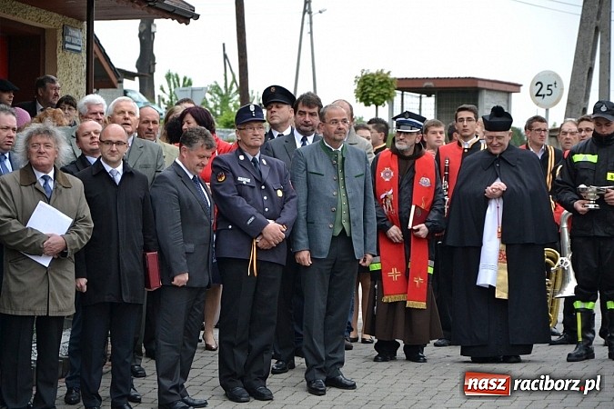 Zdjęcie w galerii na portalu naszraciborz.pl: Na świętego Floriana poświęcili nowy wóz wiadomości z regionu