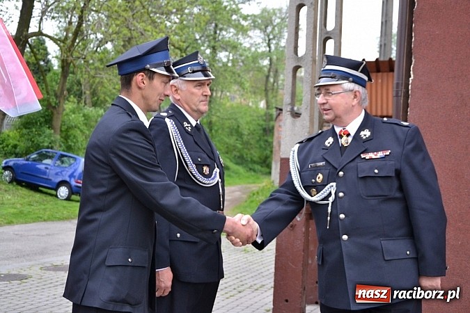 Zdjęcie w galerii na portalu naszraciborz.pl: Na świętego Floriana poświęcili nowy wóz wiadomości z regionu