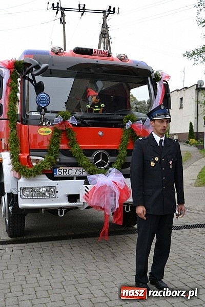 Zdjęcie w galerii na portalu naszraciborz.pl: Na świętego Floriana poświęcili nowy wóz wiadomości z regionu