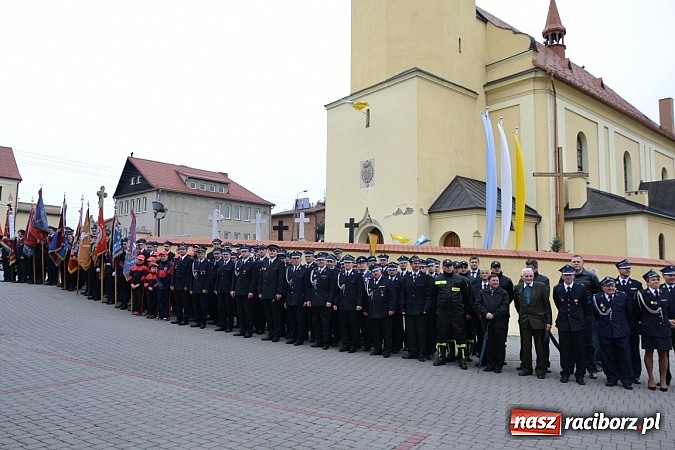 Zdjęcie w galerii na portalu naszraciborz.pl: Na świętego Floriana poświęcili nowy wóz wiadomości z regionu