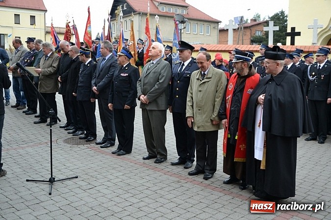 Zdjęcie w galerii na portalu naszraciborz.pl: Na świętego Floriana poświęcili nowy wóz wiadomości z regionu