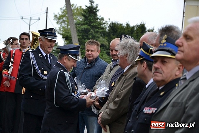 Zdjęcie w galerii na portalu naszraciborz.pl: Na świętego Floriana poświęcili nowy wóz wiadomości z regionu