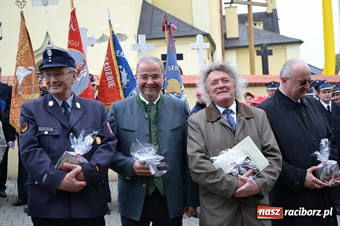 Zdjęcie w galerii na portalu naszraciborz.pl: Na świętego Floriana poświęcili nowy wóz wiadomości z regionu