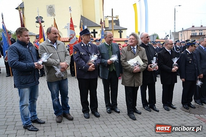 Zdjęcie w galerii na portalu naszraciborz.pl: Na świętego Floriana poświęcili nowy wóz wiadomości z regionu