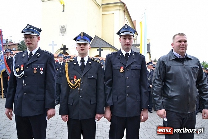 Zdjęcie w galerii na portalu naszraciborz.pl: Na świętego Floriana poświęcili nowy wóz wiadomości z regionu
