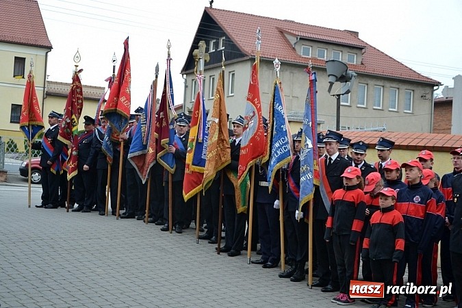 Zdjęcie w galerii na portalu naszraciborz.pl: Na świętego Floriana poświęcili nowy wóz wiadomości z regionu