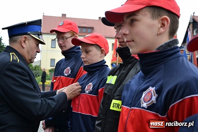 Zdjęcie w galerii na portalu naszraciborz.pl: Na świętego Floriana poświęcili nowy wóz wiadomości z regionu