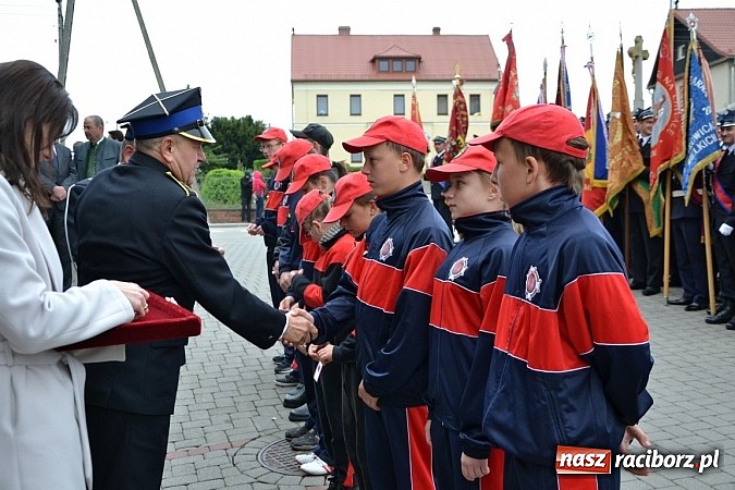 Zdjęcie w galerii na portalu naszraciborz.pl: Na świętego Floriana poświęcili nowy wóz wiadomości z regionu
