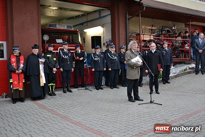 Zdjęcie w galerii na portalu naszraciborz.pl: Na świętego Floriana poświęcili nowy wóz wiadomości z regionu